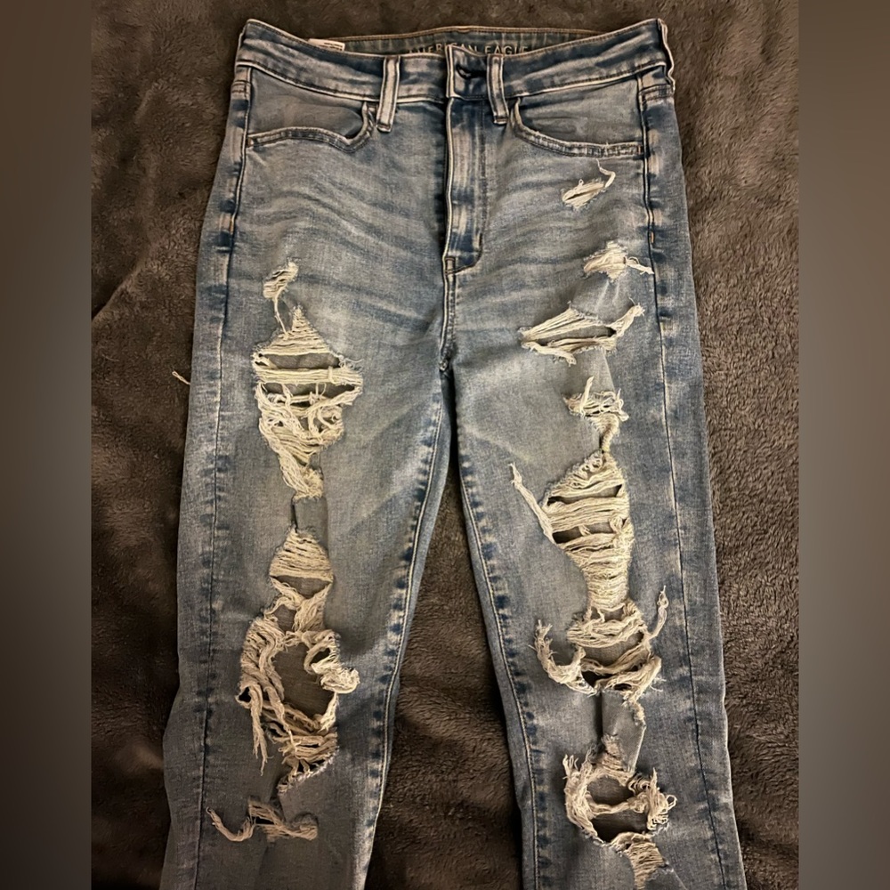 american eagle ripped skinny jeans
